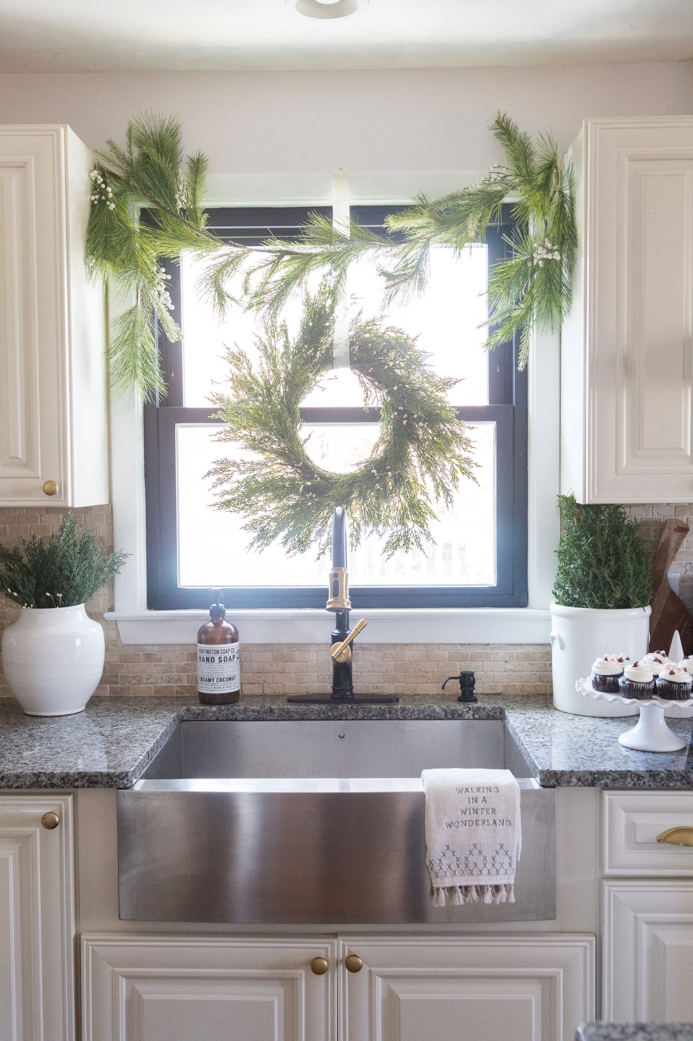 Home for the Holidays: Styling Tips & A Christmas Home Tour - Living ...